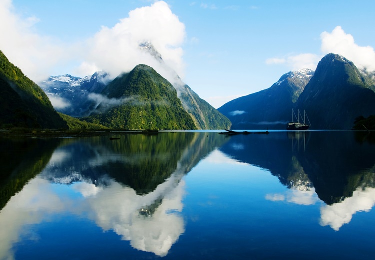 Milford Sound - HEYME Worldpass